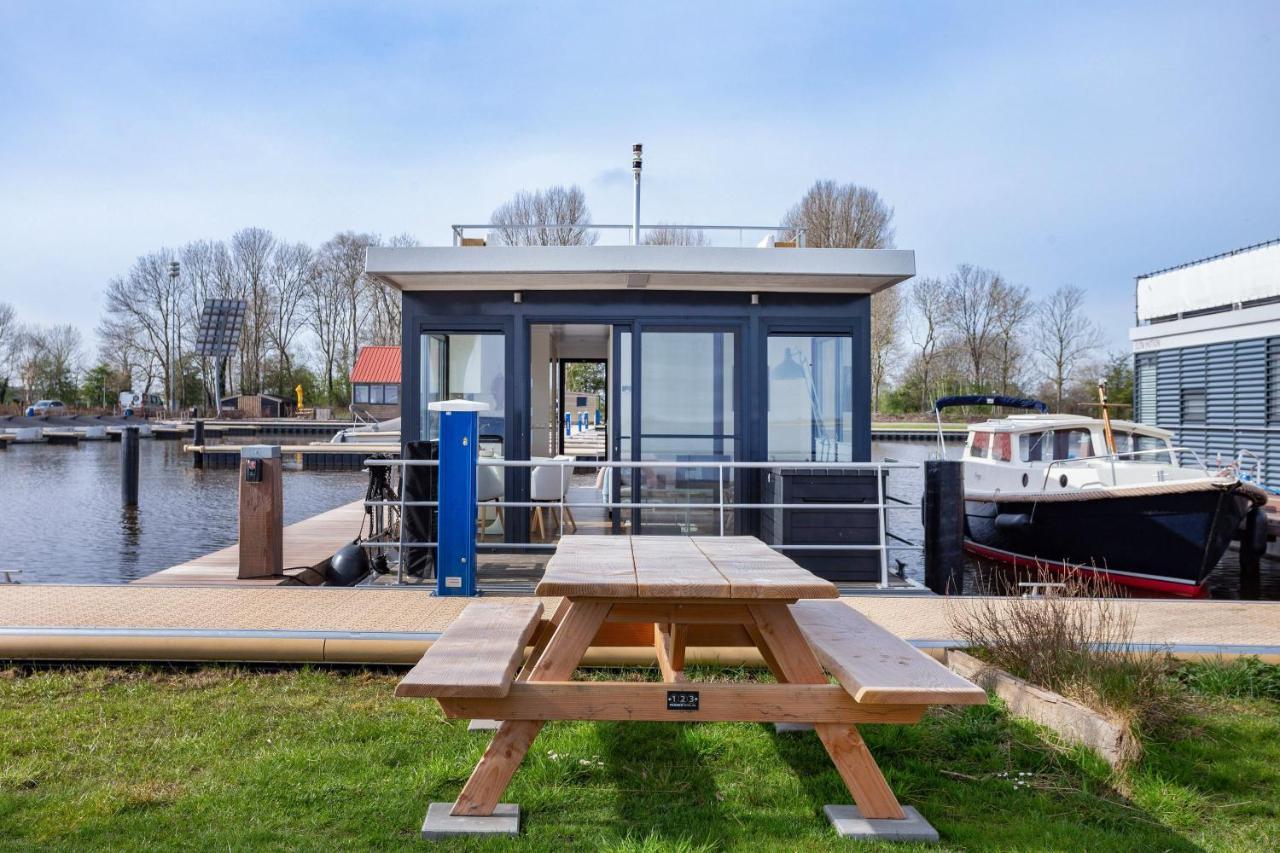 Welcome In - Houseboat Agua Dolce Met Tuin, Paviljoenwei 4, Sneek - Offingawier Экстерьер фото